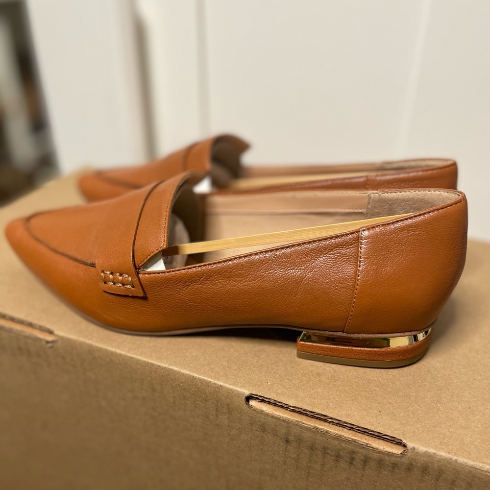 Franco Sarto – Sansa Leather Loafer
COGNAC NEW CAYAK LE / 8.5M with gold details